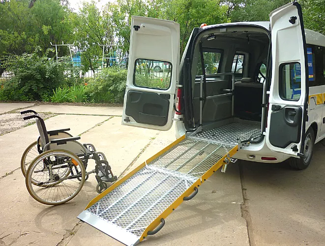Услуги перевозки инвалидов колясочников